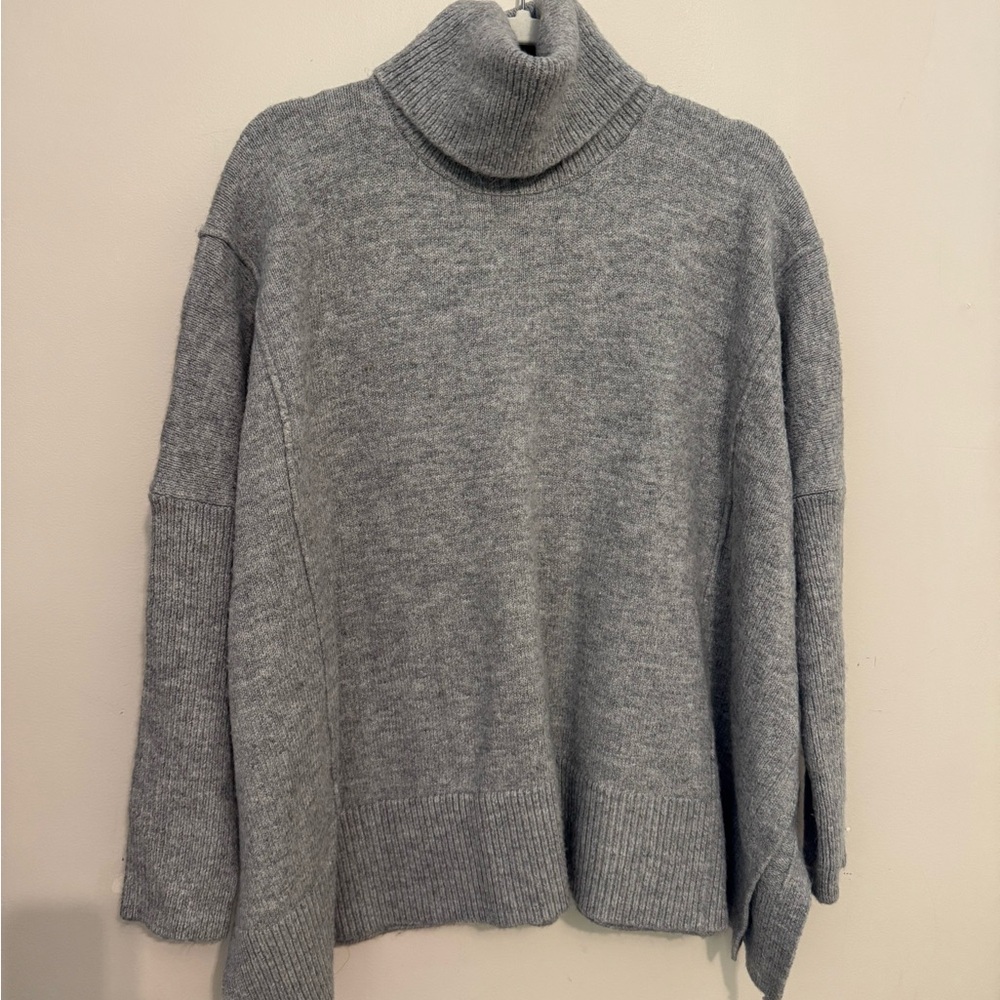 Gap Cozy Gray Turtleneck Sweater
